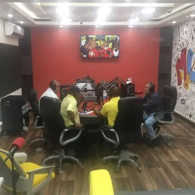 Live streaming La 104 FM