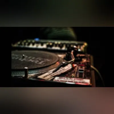 Live streaming Remember Frequency FM