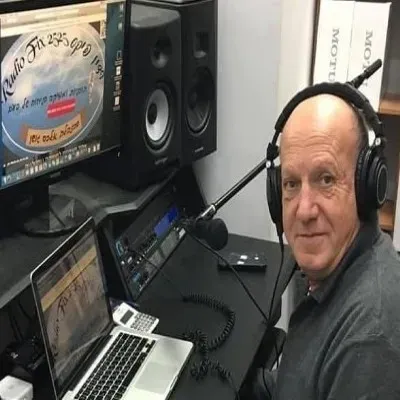 Live streaming RadioFix2525