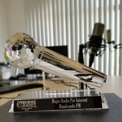 Live streaming Bandeando.FM