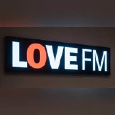 Live streaming Love FM