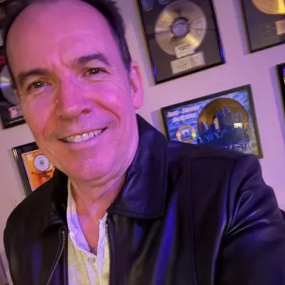 Live streaming LA Lloyd Rock 30 Radio