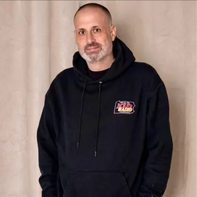 Live streaming The Loud Mix with DJ Grooves