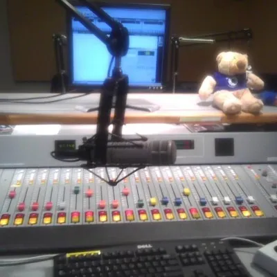 Live streaming Throw Back Hits Radio